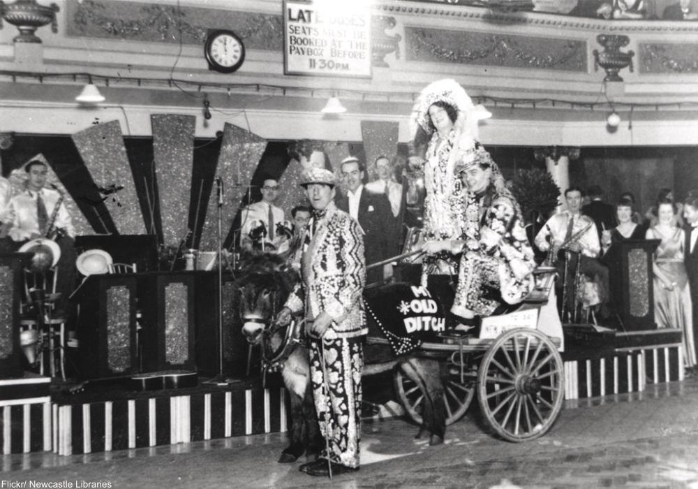 The Pearly Kings and Queens of London- Still Parading After GenerationsThe Pearly Kings and Queens of London- Still Parading After Generations