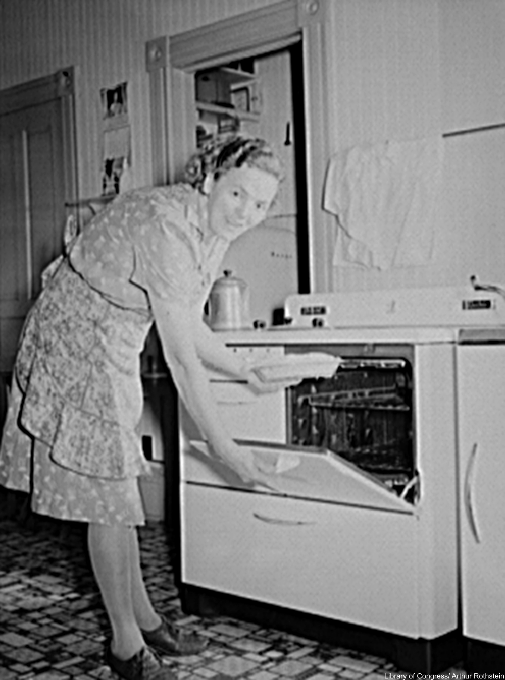 9 Ingenious Recipes Using Crackers from the Great Depression