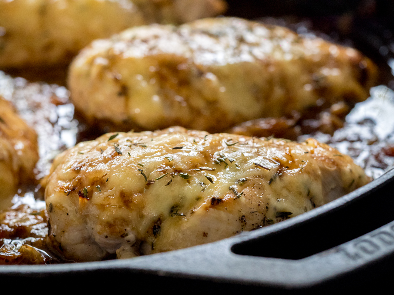 french_onion_chicken_skillet_horizontal_2
