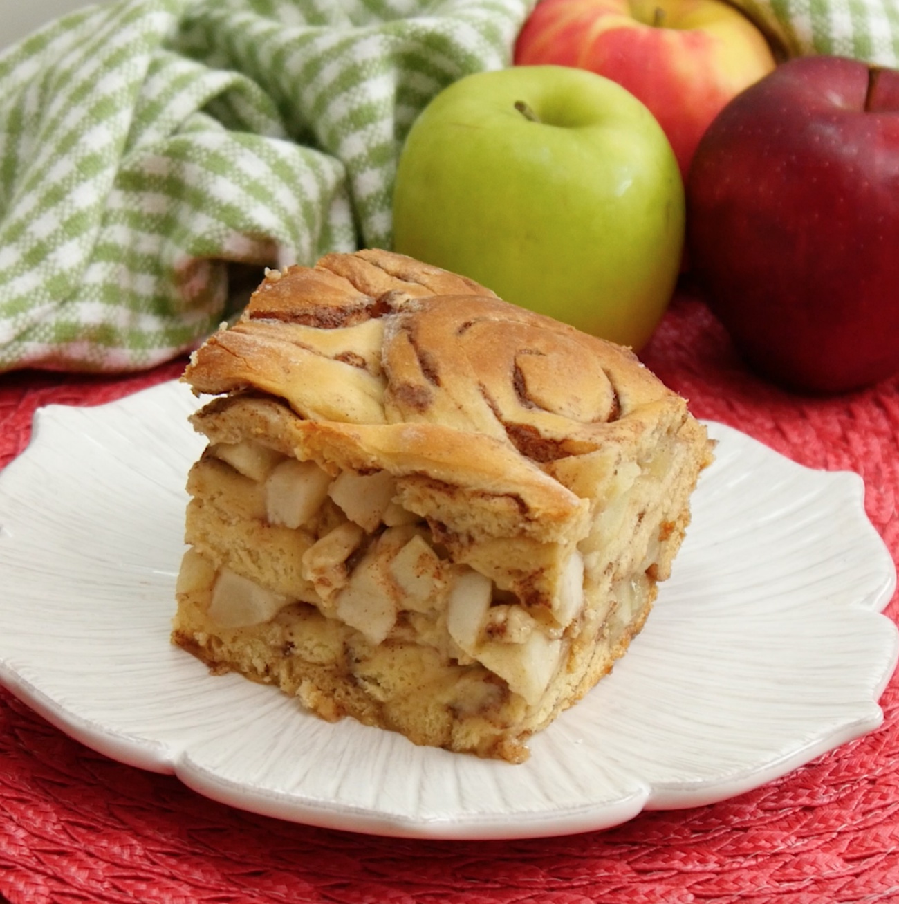 Apple Cinnamon Roll Casserole 12 Tomatoes
