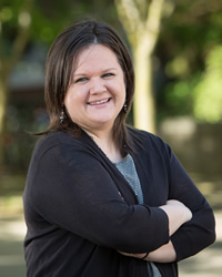 After an 11-year career as a Registered Nurse, Tarra Simmons quit her job to take care of her father. She was rocked when he passed away unexpectedly soon thereafter.