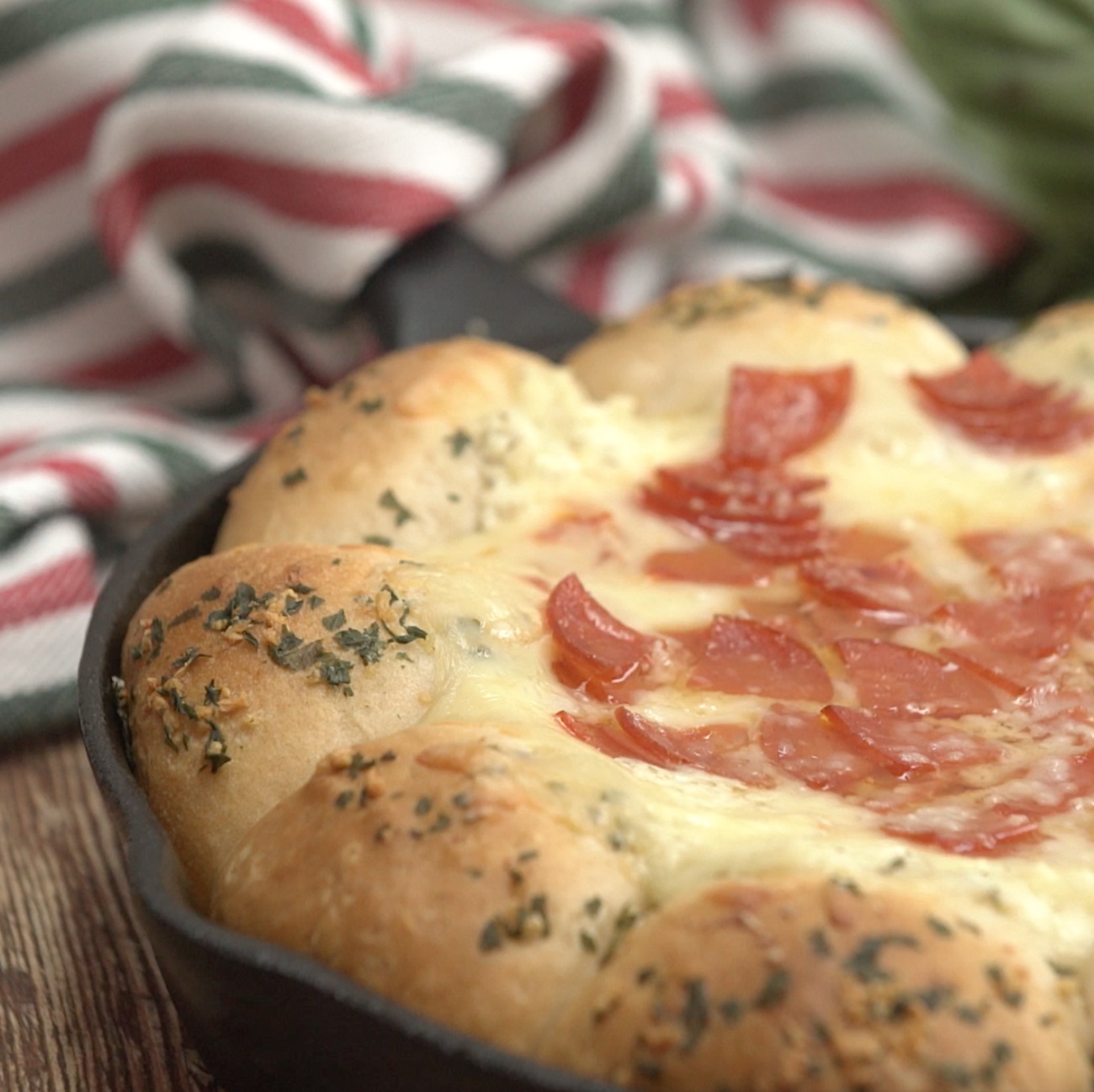 Garlic Bread Pizza Dip – 12 Tomatoes