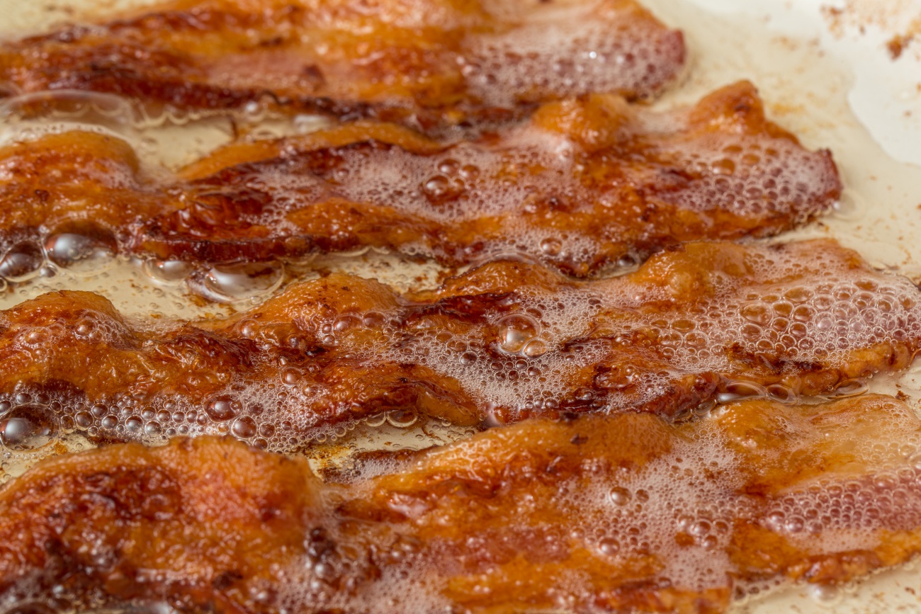 7 Ways Bacon (And Bacon Fat) Makes Everything Taste Better 12 Tomatoes