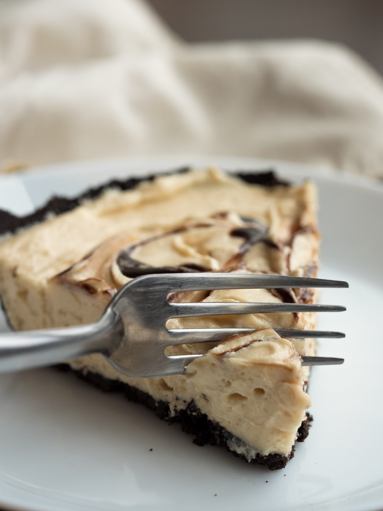 NoBake Swirled Peanut Butter Fudge Pie 12 Tomatoes