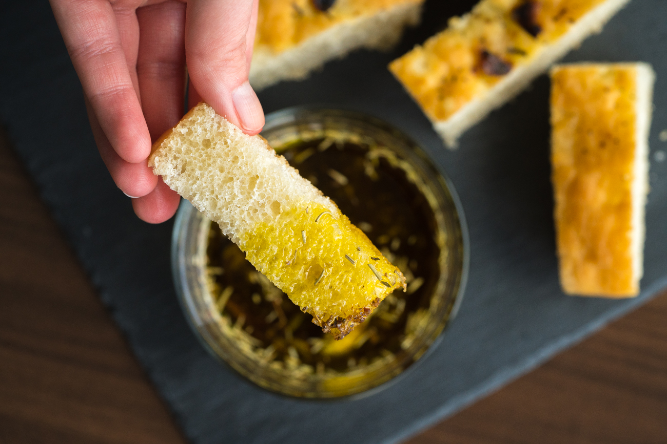 Italian Bread Dipping Oil Horizontal (7 of 10)