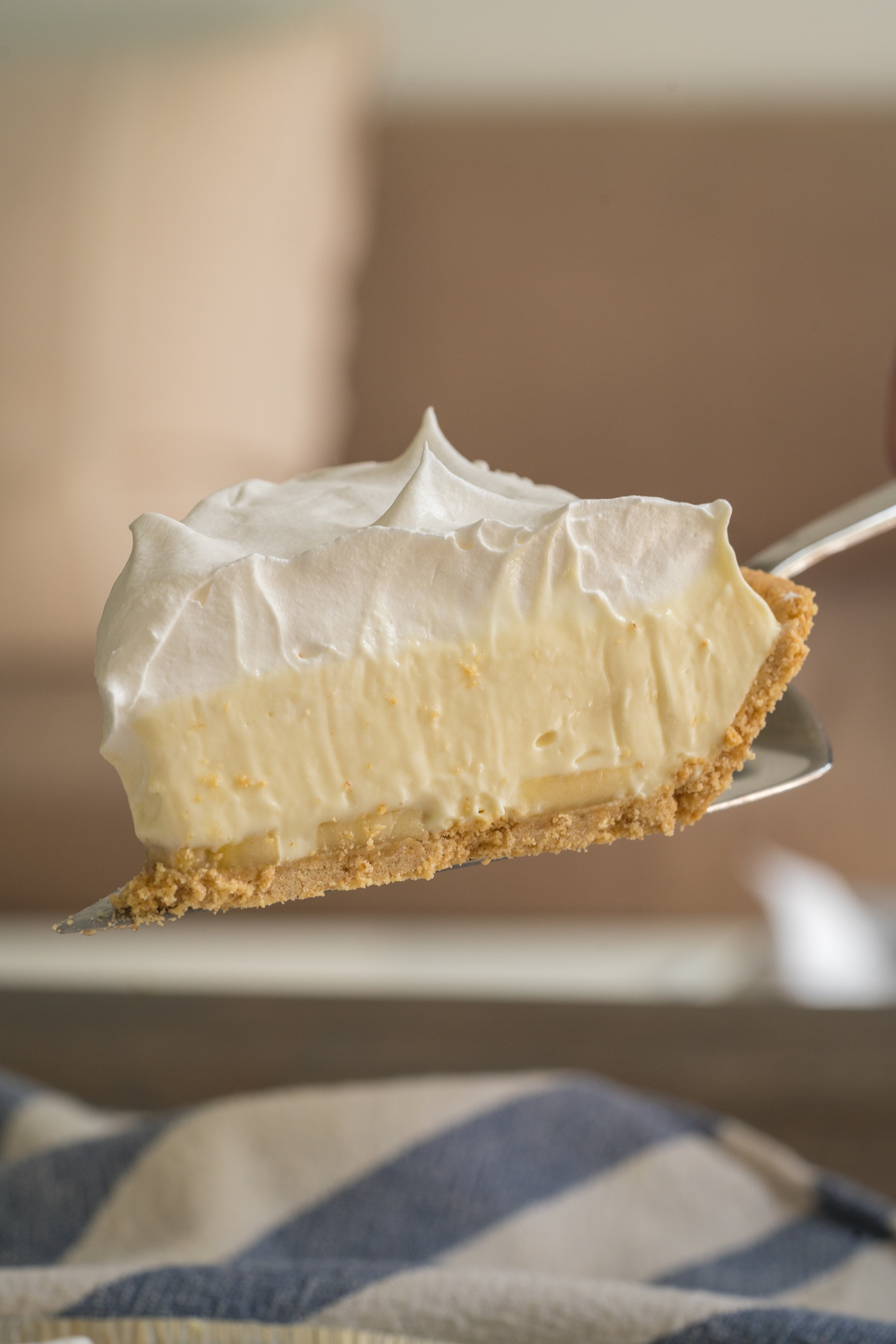No-Bake Banana Cream Pie Vertical (4 of 10)