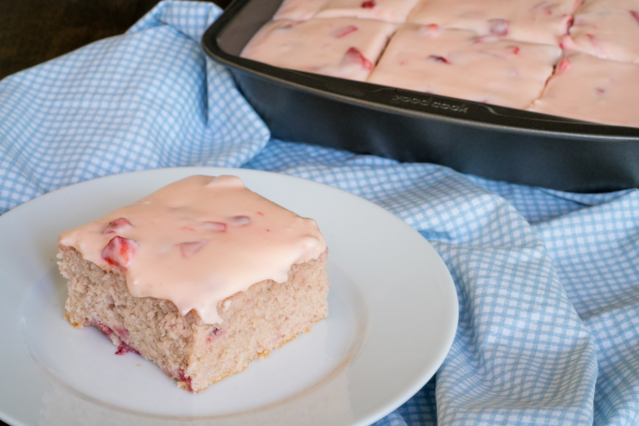 Strawberry Sheet Cake11