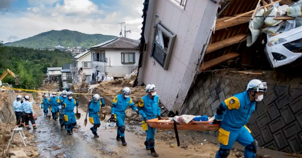 Source: YouTube/Cities of the World Rescuers remove the dead and wounded from the rubble of houses and infrastructure.