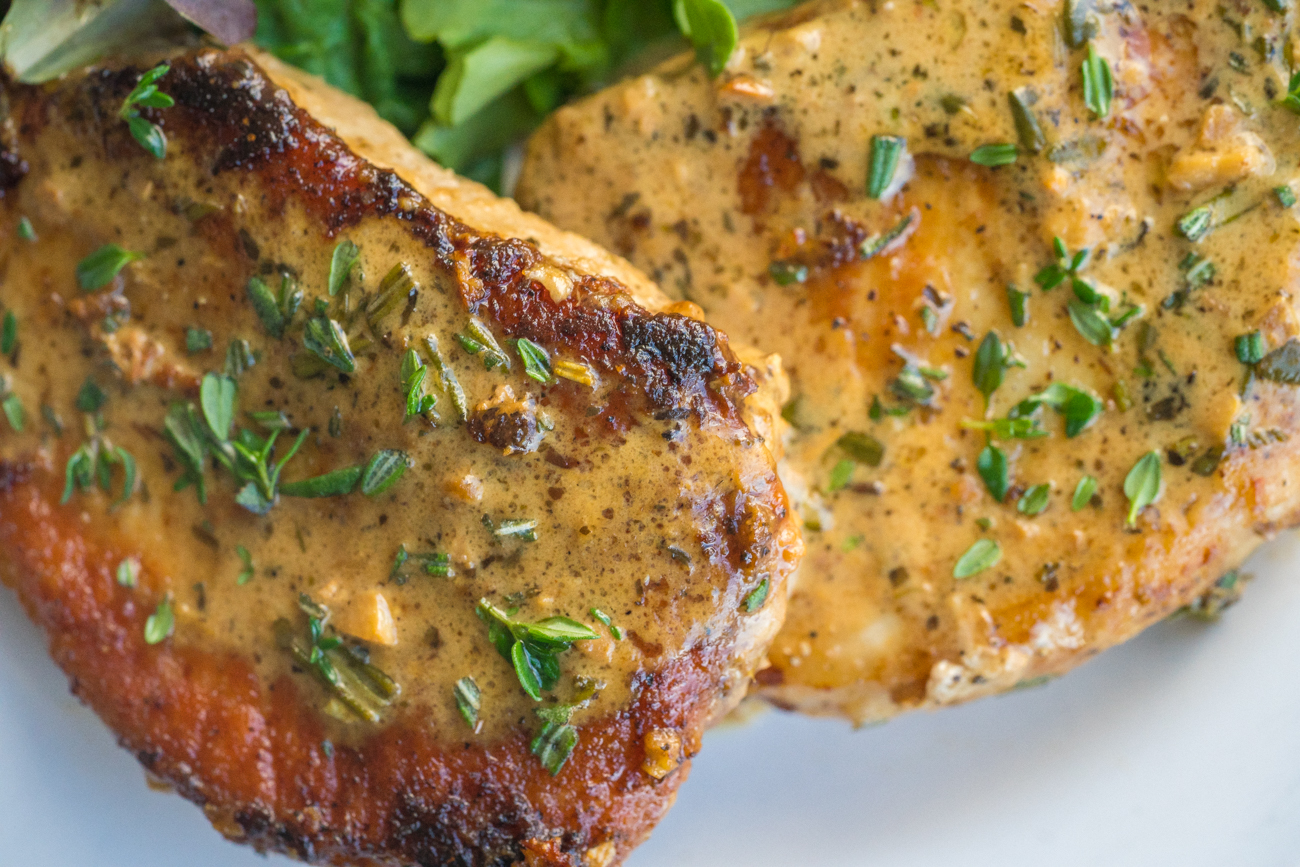 Garlic and Herbed Wine Sauce Pork Chop Skillet 12 Tomatoes