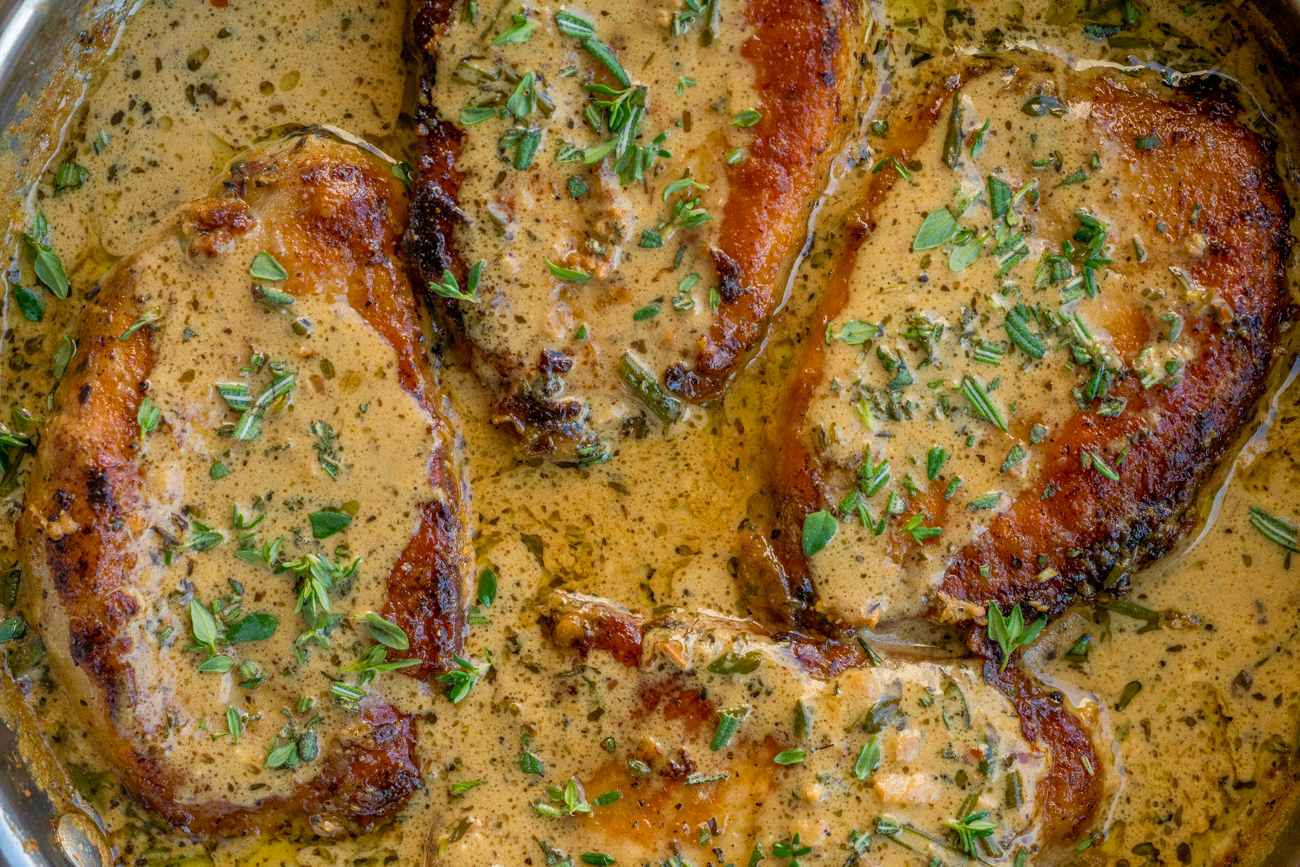 Garlic and Herb White Wine Pork Chop Skillet Horizontal (7 of 10)
