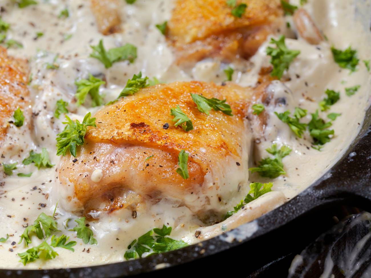 Chicken In A Creamy Mushroom Sauce – Live Play Eat