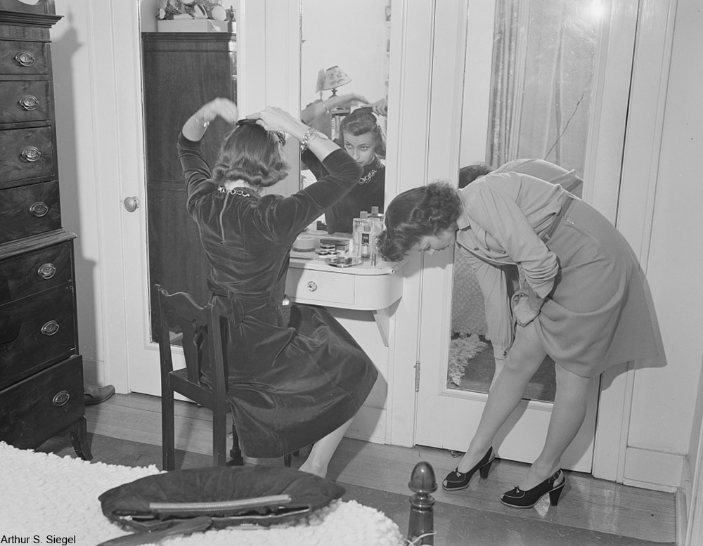 What People Did Before Modern Mirrors Were Invented in 1835 Dusty Old Thing