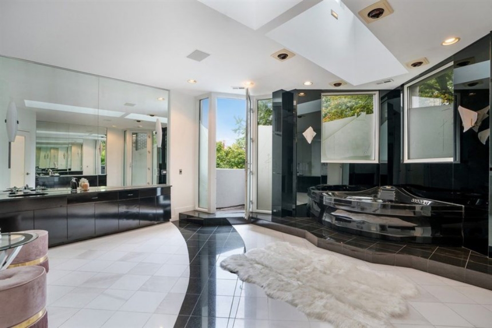 bathroom in 1980s mansion