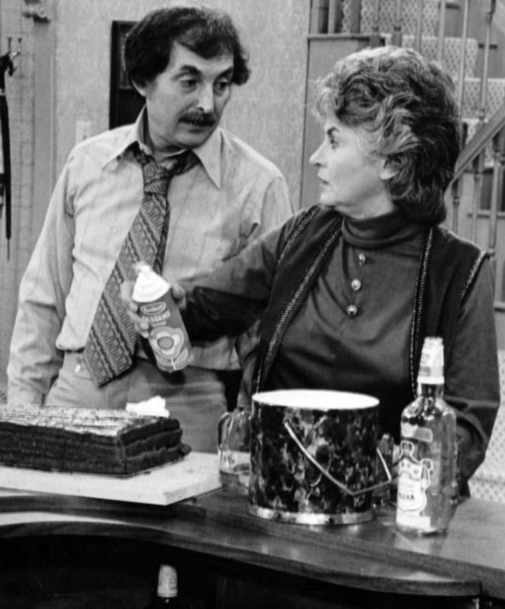 Bill Macy and Bea Arthur on the set of Maude