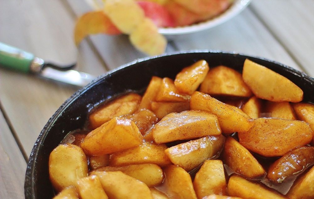 fried apples in iron skiller