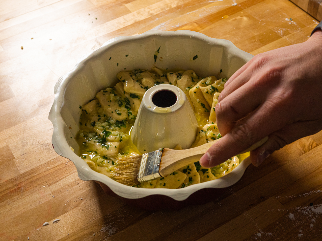 PullApart Garlic Butter Bundt Bread Live Play Eat