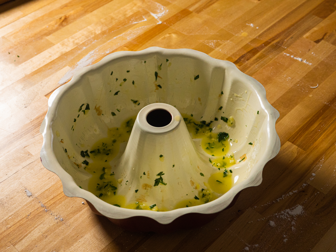 PullApart Garlic Butter Bundt Bread Live Play Eat