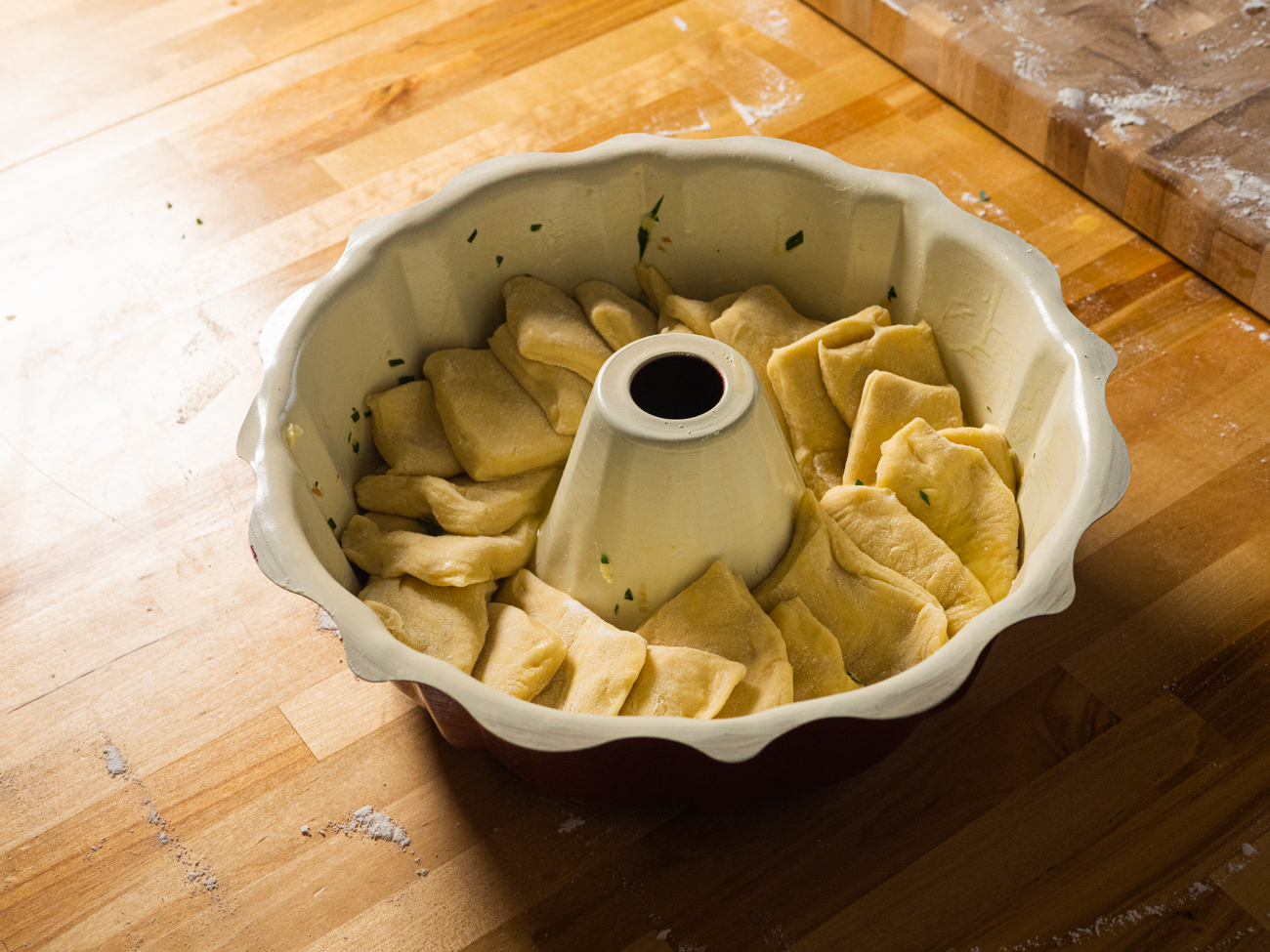 PullApart Garlic Butter Bundt Bread Live Play Eat