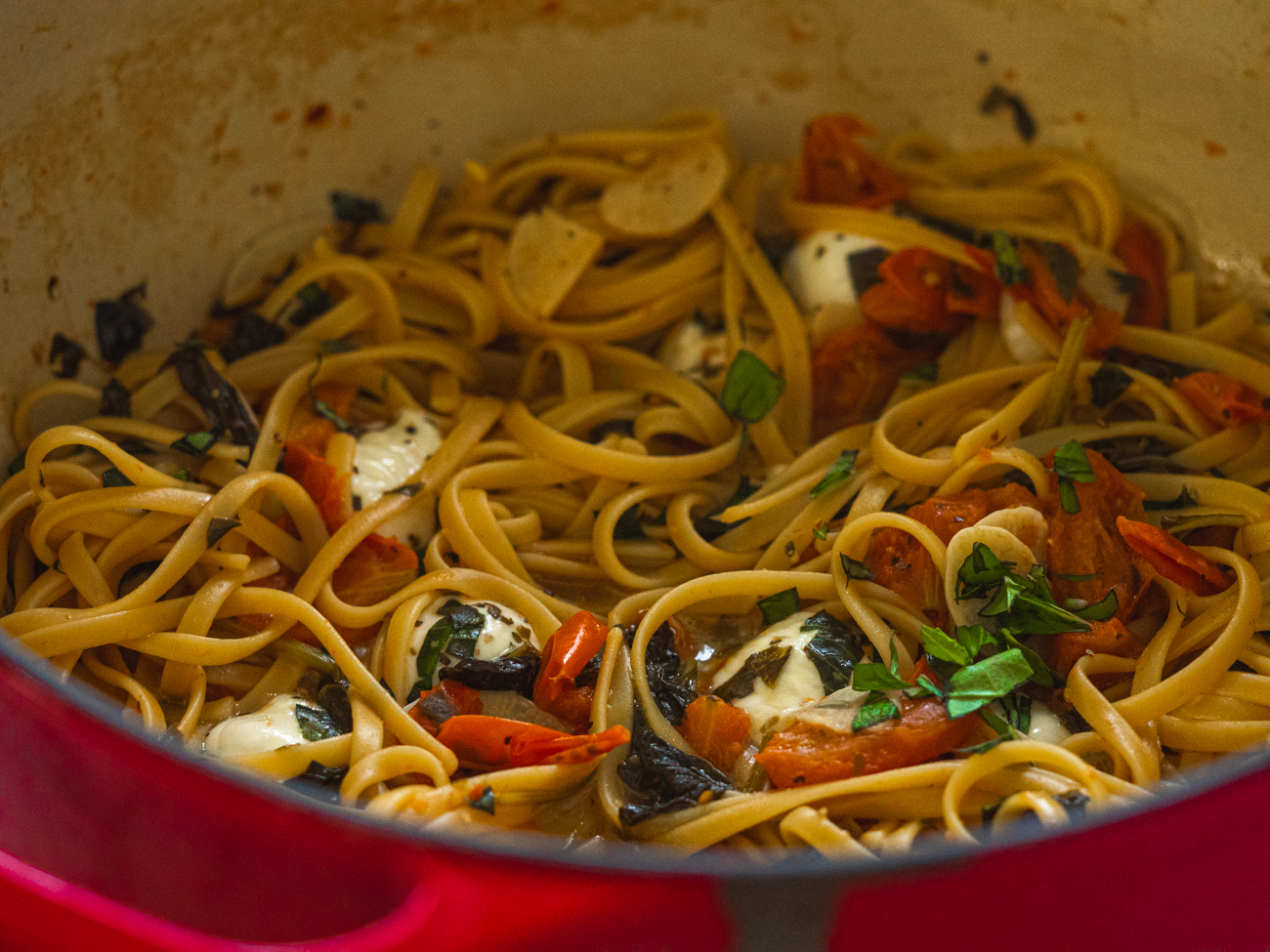 One Pot Caprese Pasta – Live Play Eat