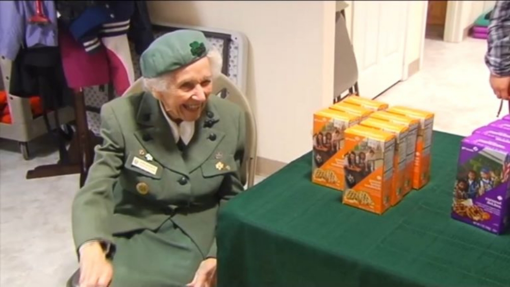 Ronnie Backenstoe is still selling Girl Scout cookies at 98-years-old