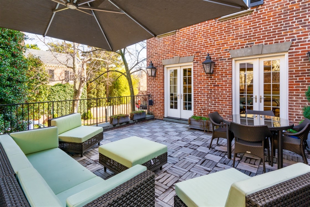 outdoor terrace of JFK's former DC home