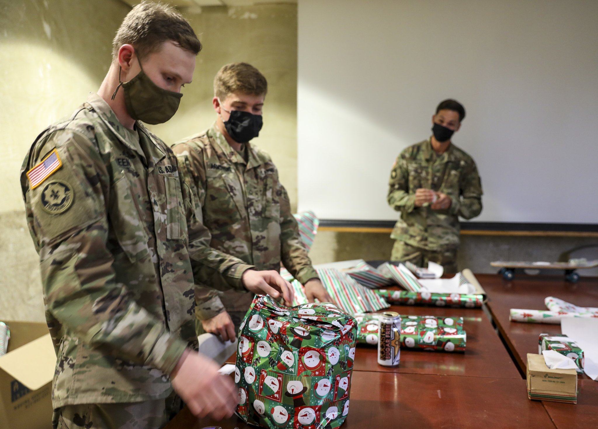 veterans osaka christmas donation